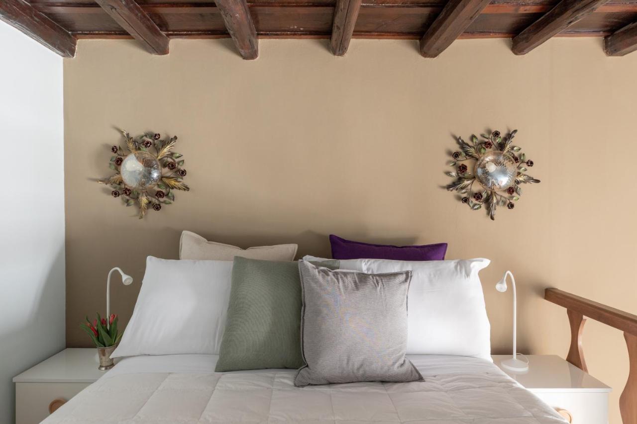 Iflat Pantheon Historic Two-Story Apartment Rome Bagian luar foto