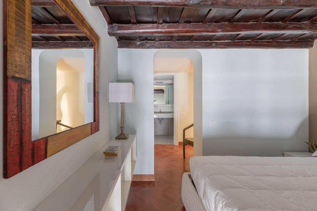 Iflat Pantheon Historic Two-Story Apartment Rome Bagian luar foto