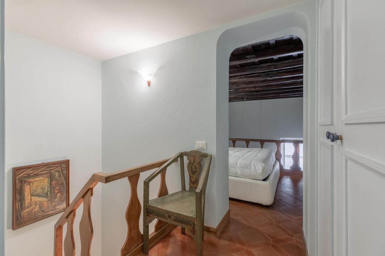 Iflat Pantheon Historic Two-Story Apartment Rome Bagian luar foto